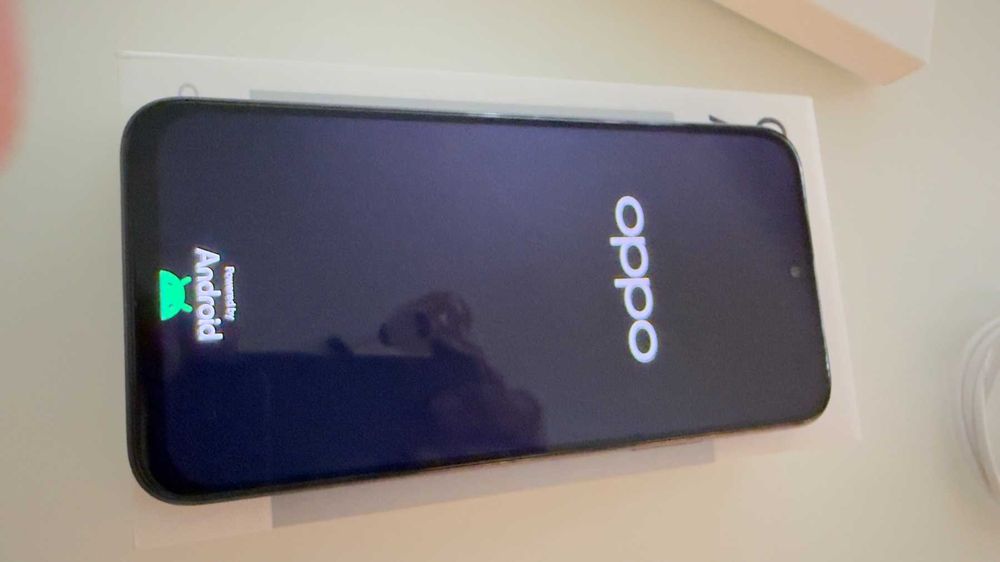 Мобилен телефон OPPO A6x Black Purple