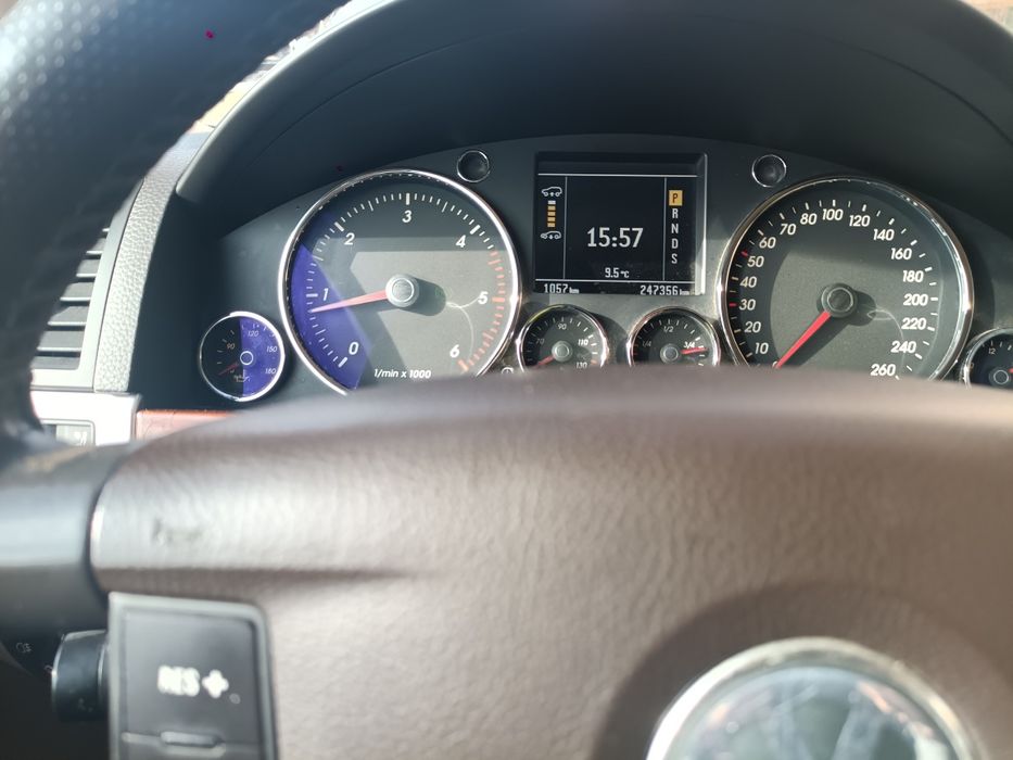 Продавам VW Touareg 2.5tdi