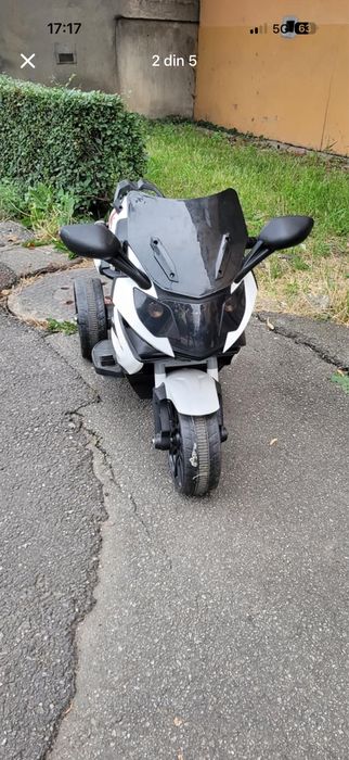 Se vinde motoreta copii cu 2 motoare