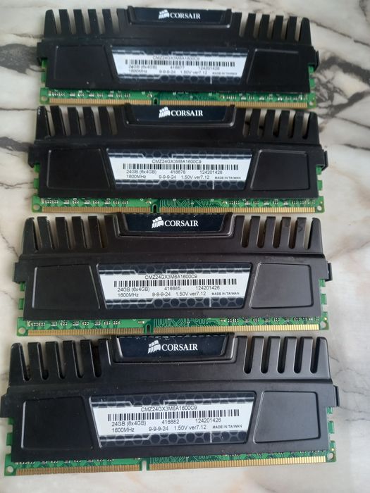 Памет 16GB (4x4GB) Corsair Vengeance 1600 MHz DDR3
