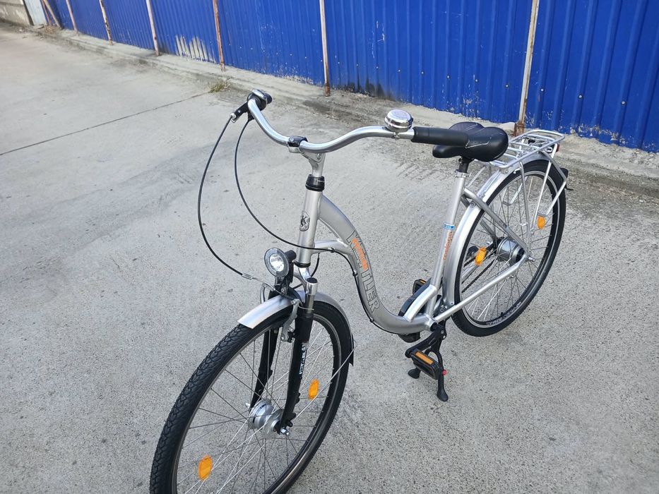 Vând bicicleta din aluminiu pentru damă