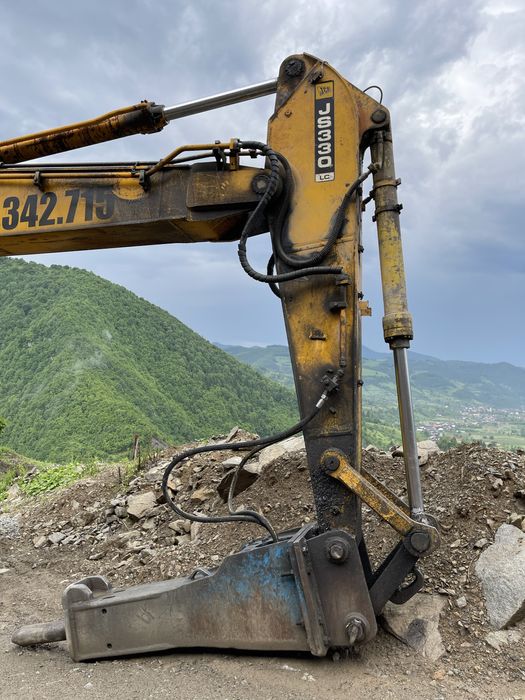 Excavator jcb 330