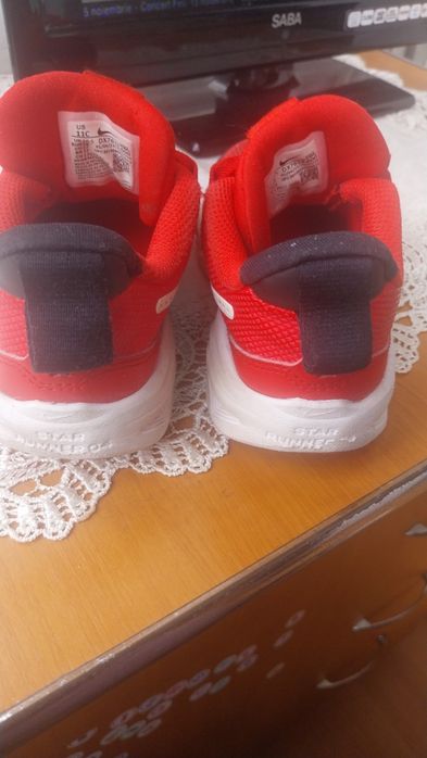 Adidasi nike copii