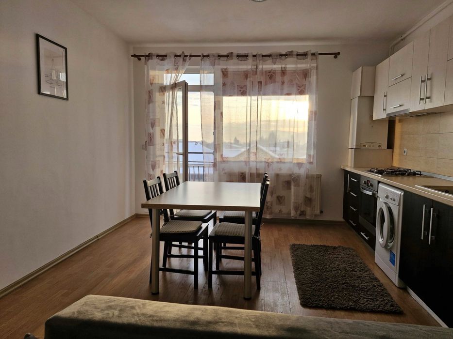 Inchiriez apartament cu 2 camere - 63 mp plus balcon - in Bistrita