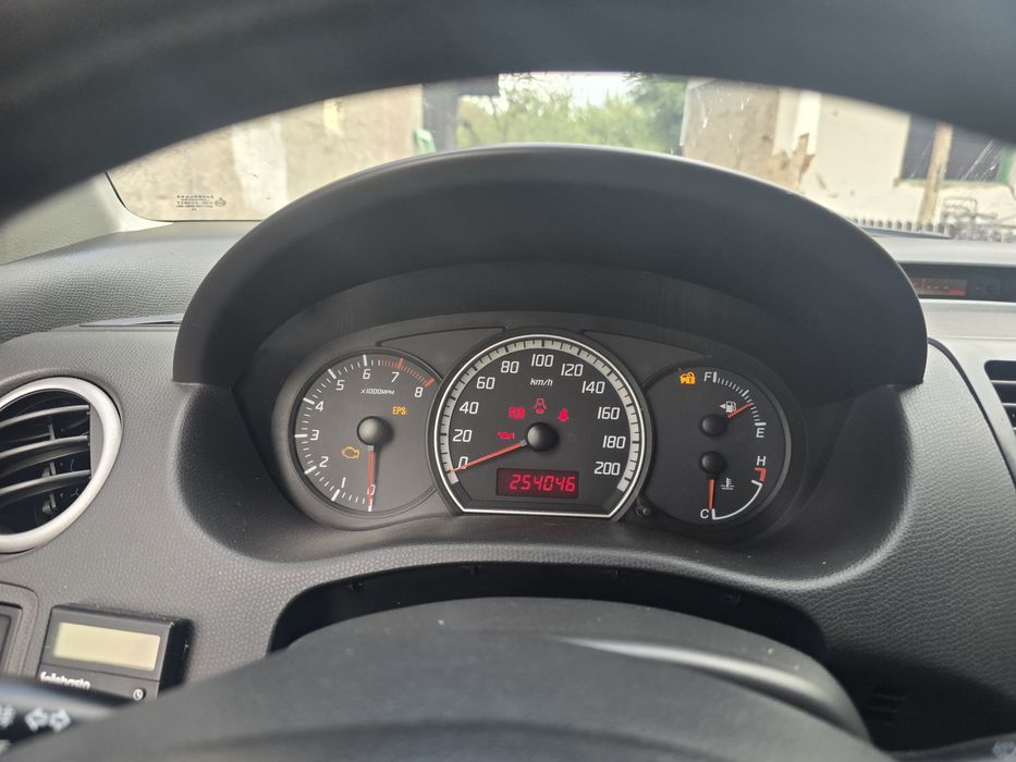 SUZUKI Swift 2005 — imagine 4