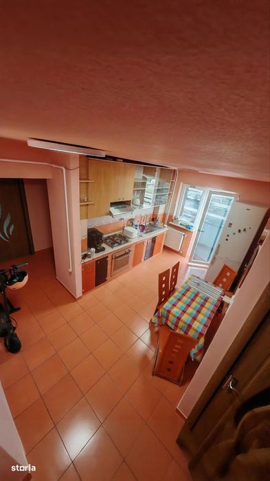 Apartament 3 camere – Central, Zăvoi | Renovat | Vedere panoramică