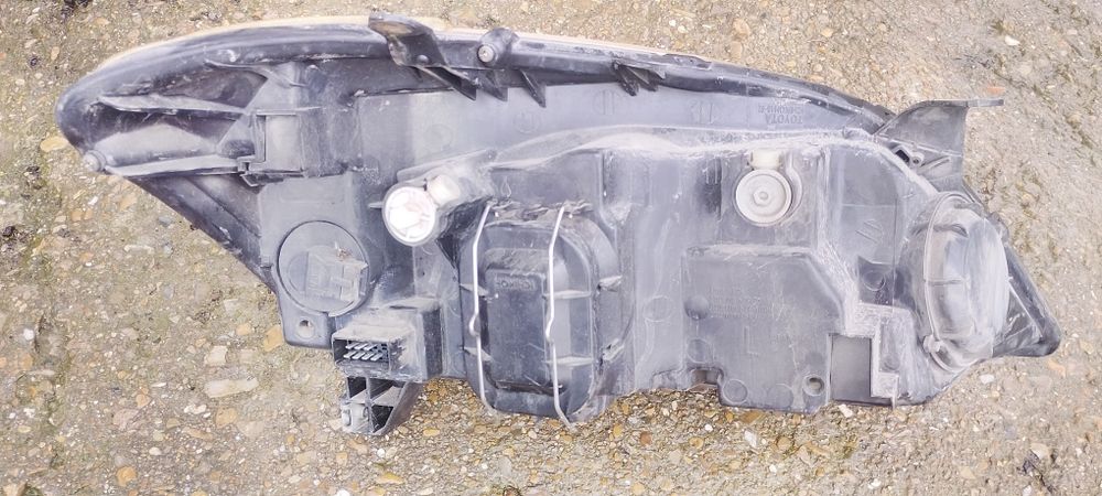 Фарове и стопове за тойота Корола 2004 г 50 лв