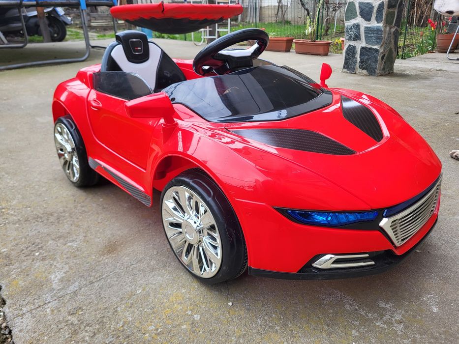 Детска кола на батерия с дистанционно