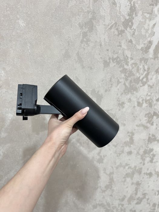 Продам трековые светильники