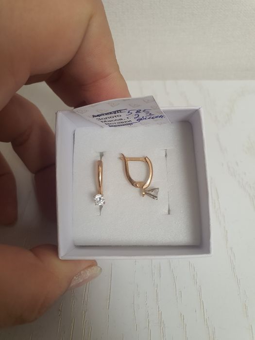 Продам Золотые серьги