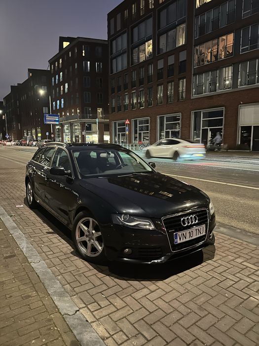 Audi A4.