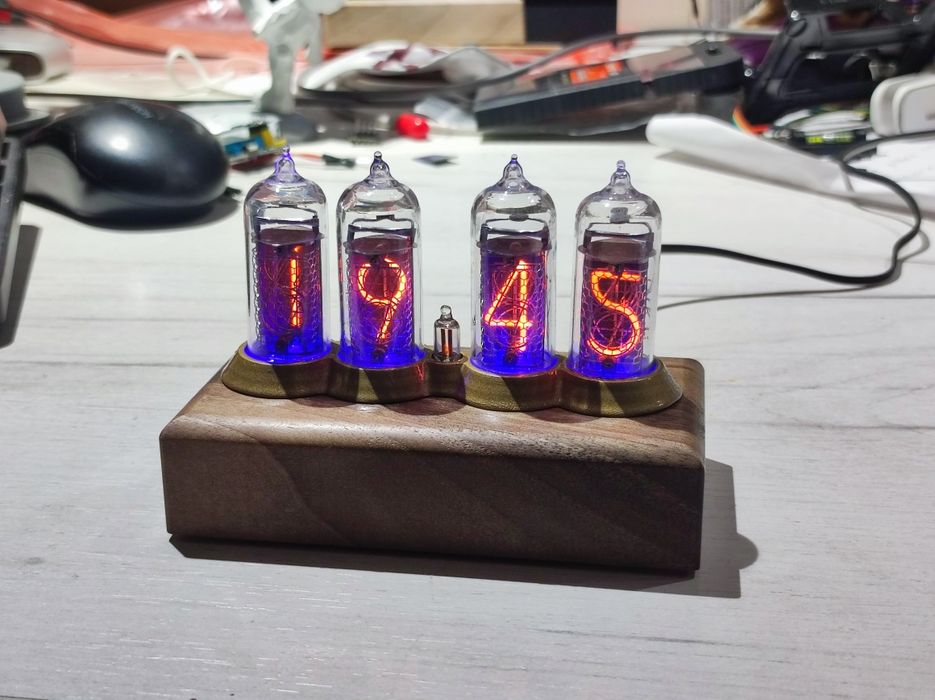 Продаются часы на газоразрядных индикаторах Nixie!