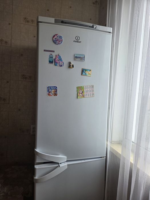 Холодильник  15000 тг