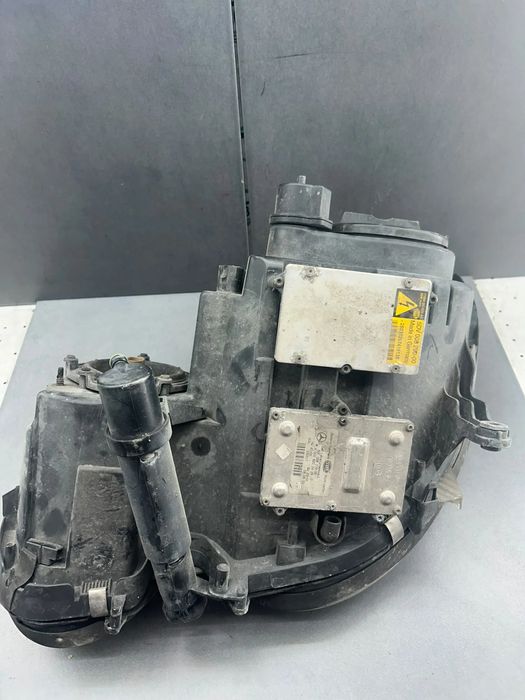 Far dreapta cu Xenon 15436001 Mercedes-Benz E-Class 2006
