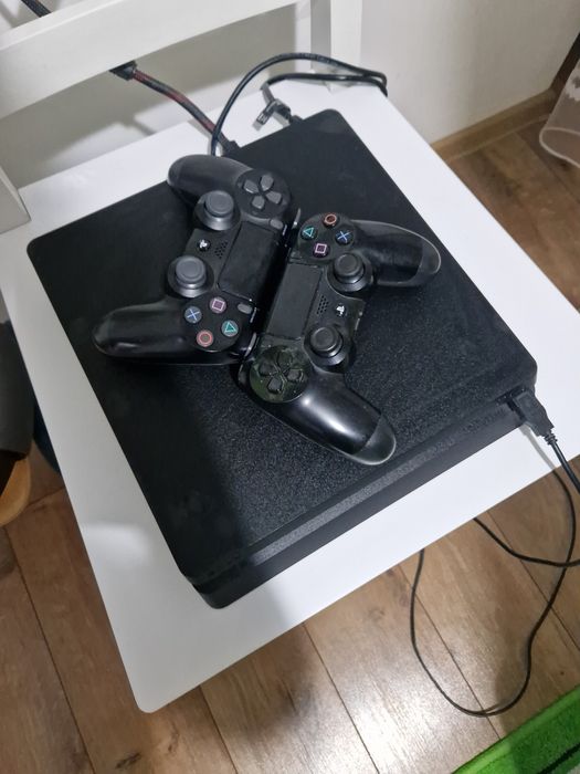 Vand Ps 4  + jocuri