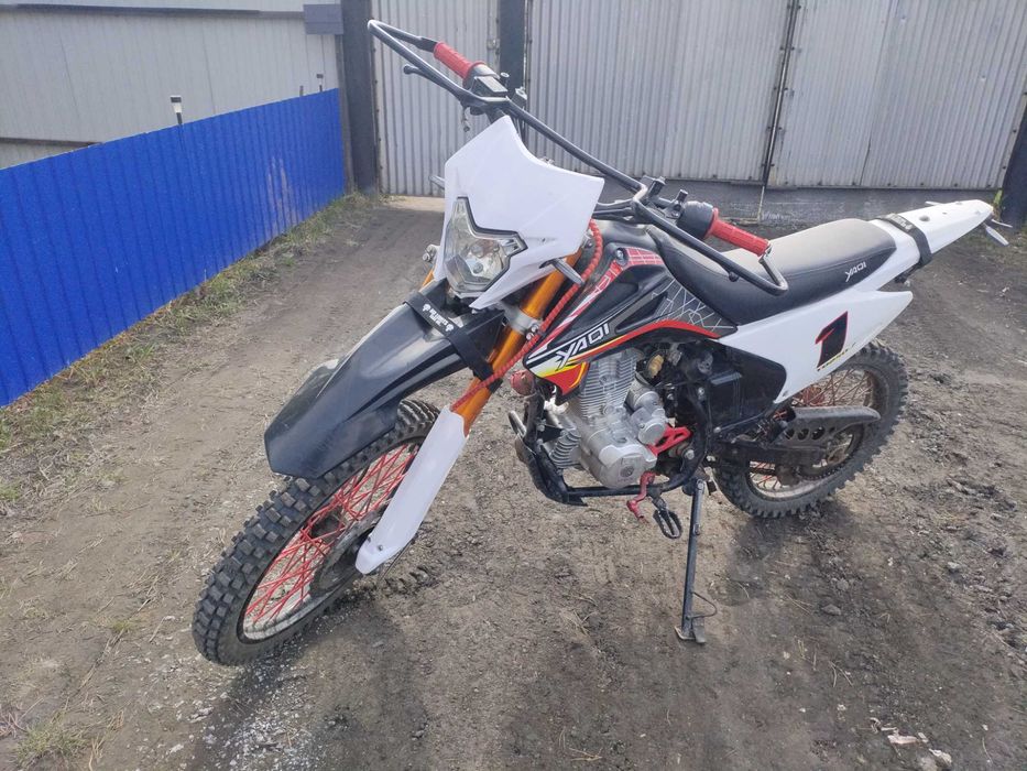 Мотоцикл эндуро 250 кубов