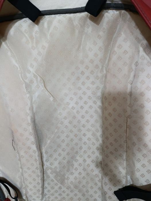 Авто чехлы в отличном состоянии.