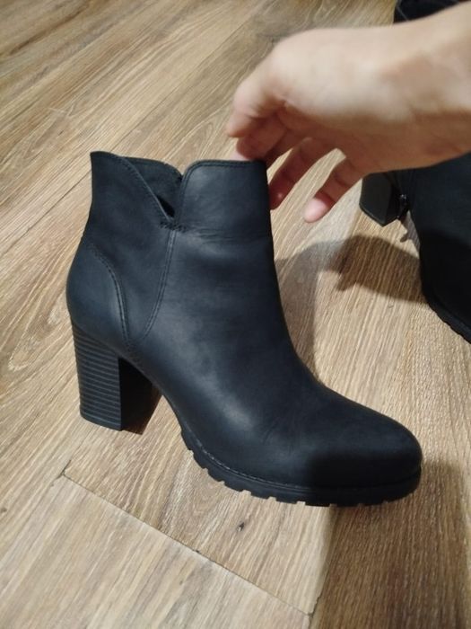 Срочно продам женские полусапожки