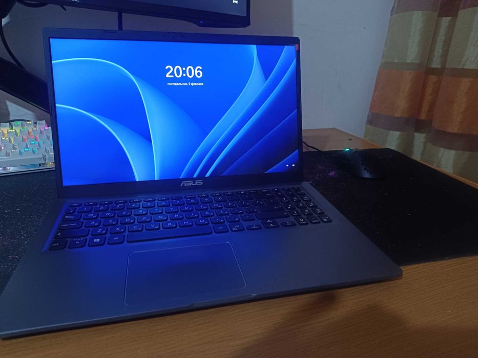 Продаётся ноутбук ASUS VivoBook X515MA