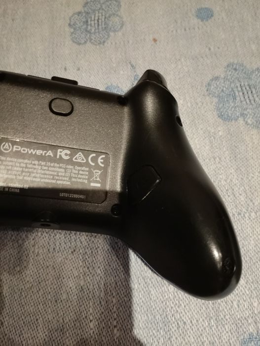 Controllere Xbox noi si folosite