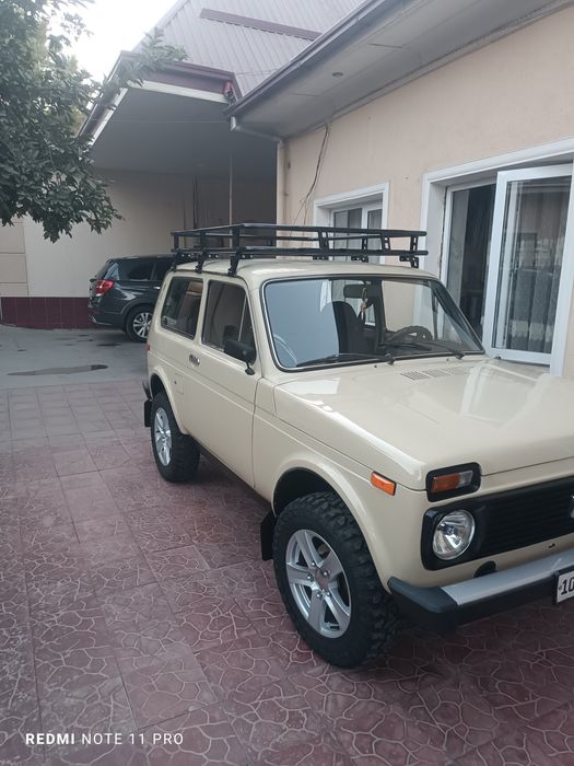 Нива 2121 в идиальном состояние