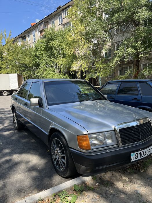 Продам мерс 190.