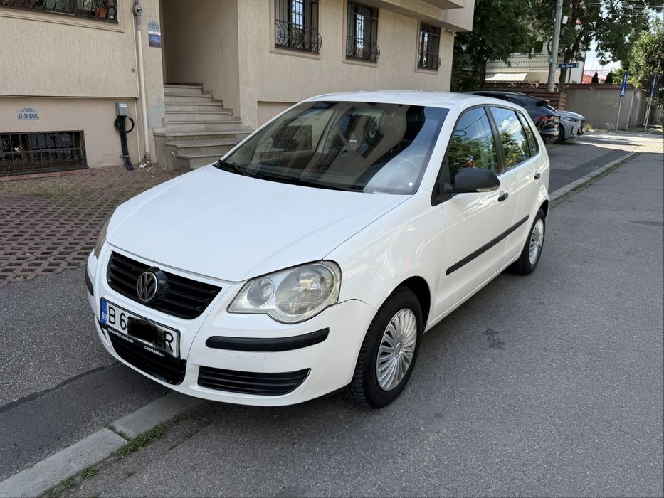 VOLKSWAGEN Polo