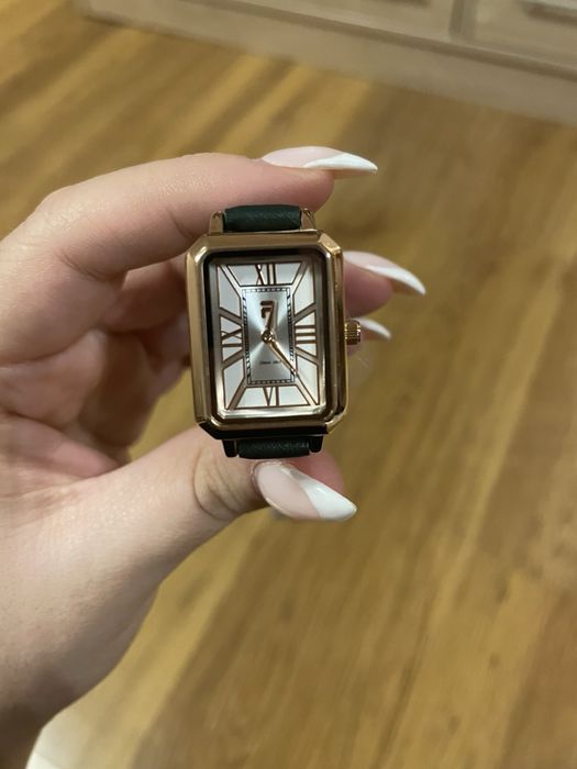 Елегантен ръчен дамски часовник Fila