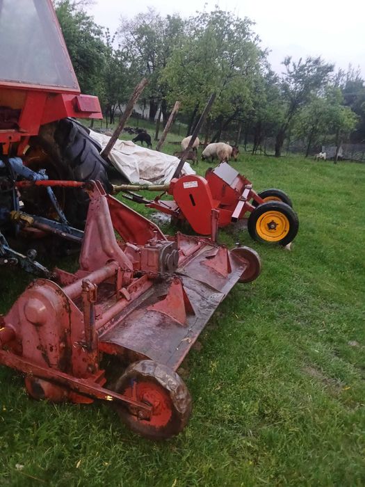 Tractor 1010 cu utilaje sau fără