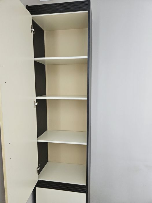 Продам шкаф пенал