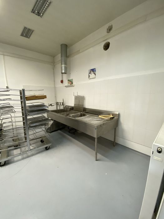 Продавам къща със цех за производство на тестени изделия