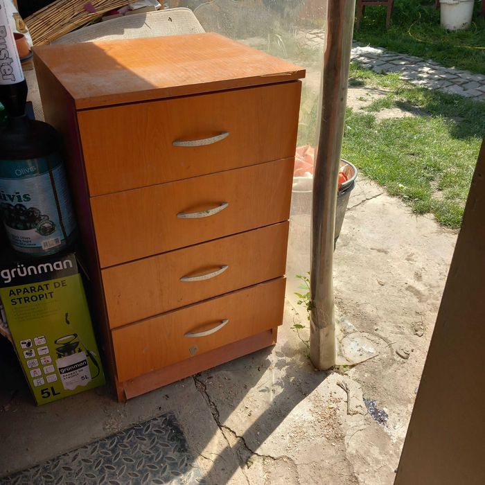 Corp de mobila cu 4 sertare si dulap cu 3 rafturi