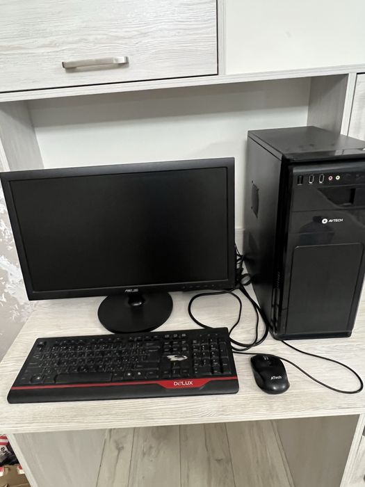 Kompyuter Asus va boshqa qo’shimcha buyumlari bilan