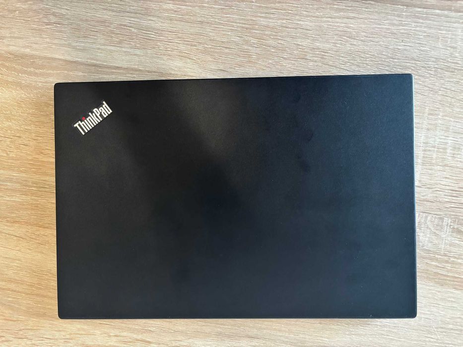 Lenovo ThinkPad X1 Carbon Gen 5 i7 / 16GB RAM / 512GB SSD / 14” / slim
