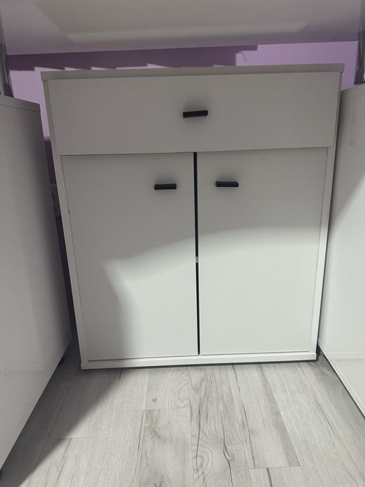 Бюро за маникюрист стол и шкаф