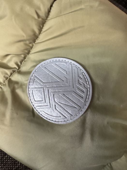 Пуховик зимний                  .