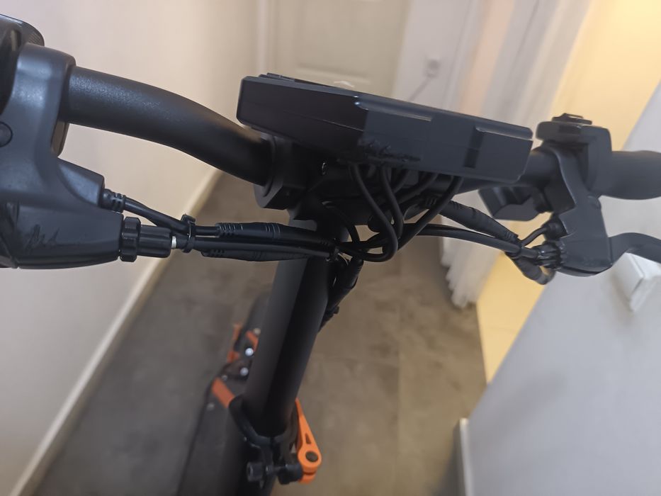 Vând trotineta kukirin g2 Max