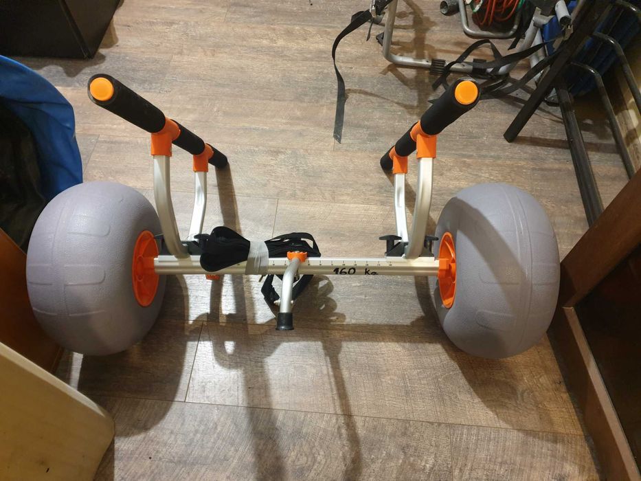 Carucior pentru caiac