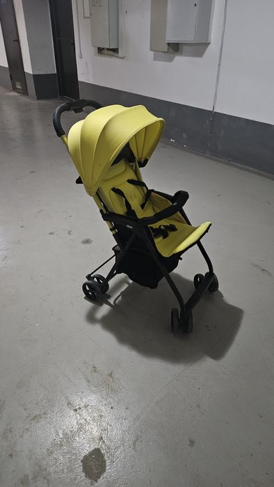 Продам коляску прогулочную  Chicco