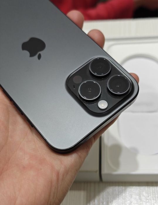 iPhone 16 Pro Max 256GB в идеальном состоянии