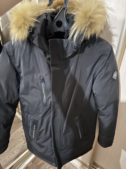 Продам зимнию куртку