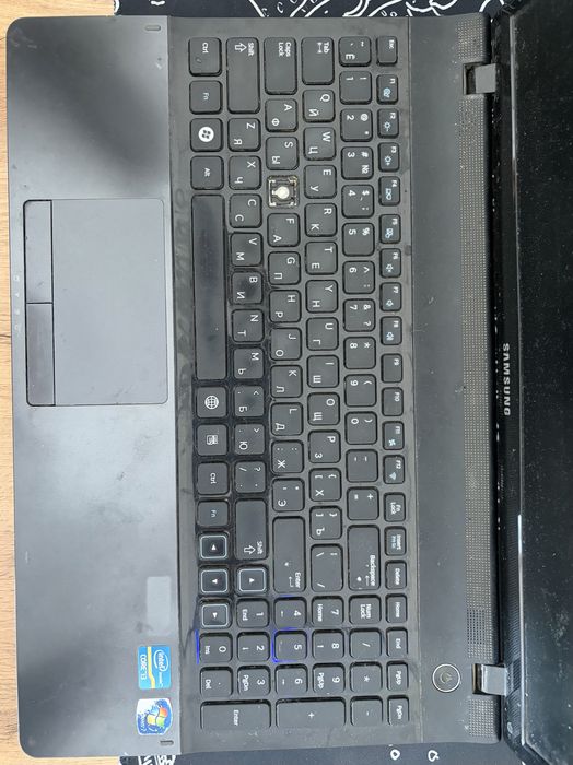 Samsung 300E 15.6” — Intel Core i3, 4 ГБ ОЗУ