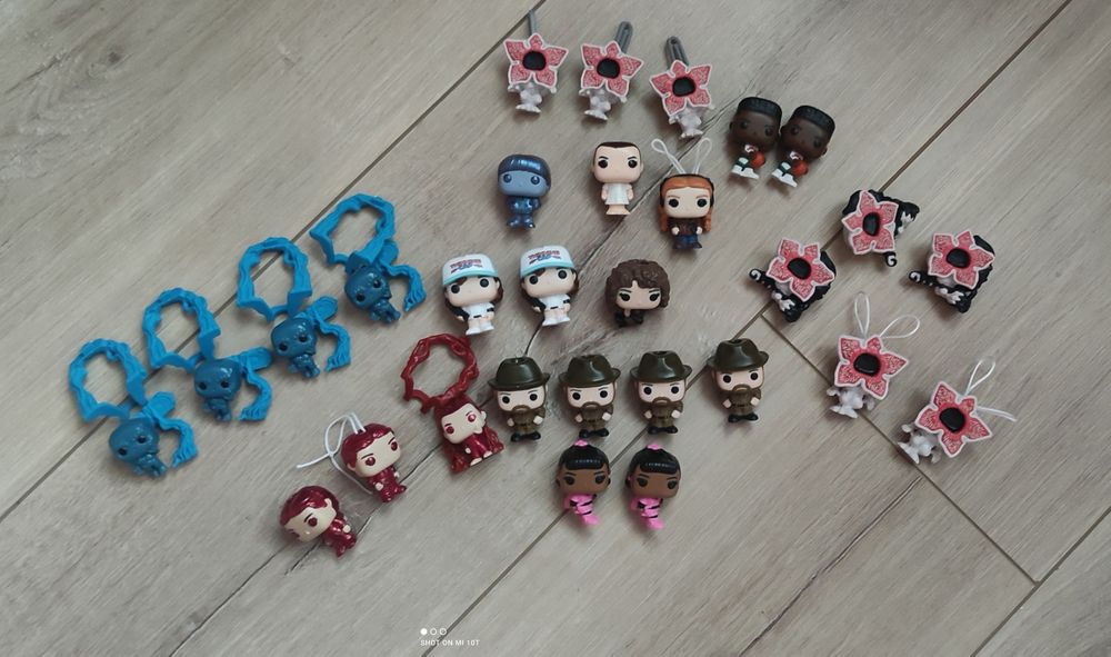 Играчки Kinder joy STRANGER THINGS