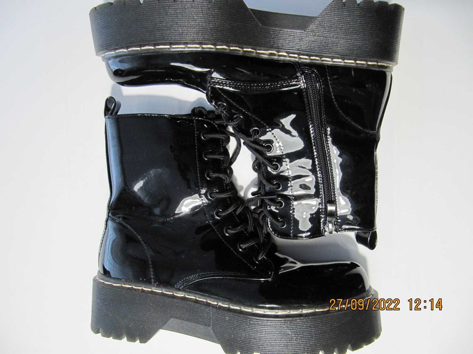 Дамски черни лачени обувки - номер 39