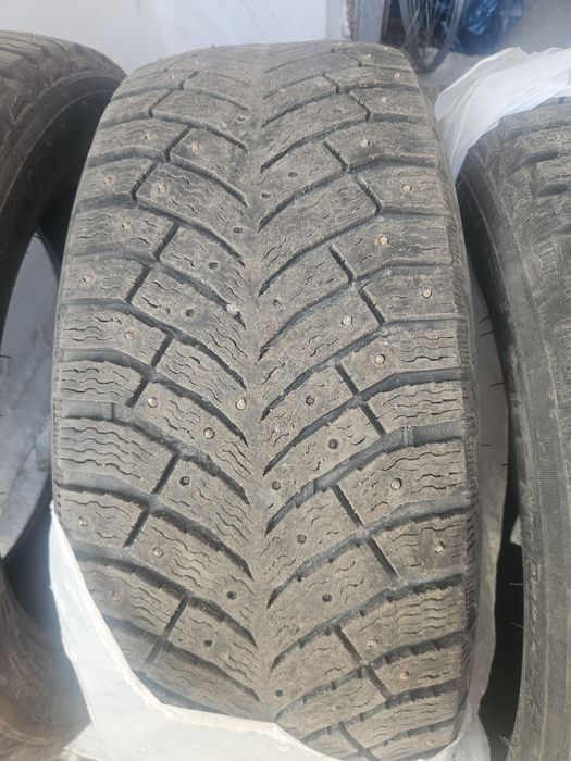 Продам резину б/у 215×55×18