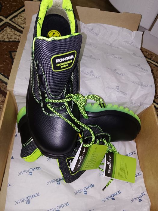 Новые рабочие ботинки