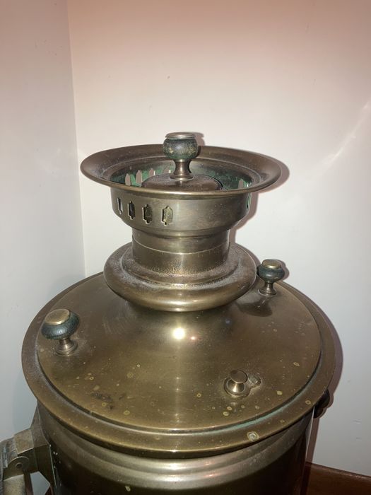 Старинный медный самовар