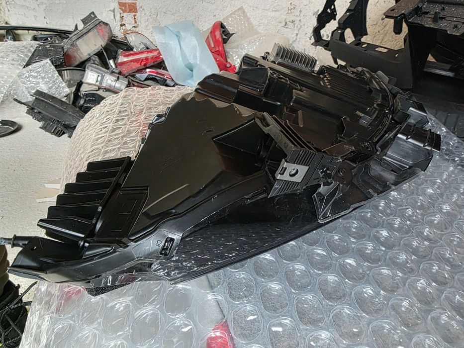 Tesla 3 Highland след 2024 ляв фар