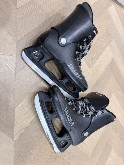 Продам коньки 43 размер