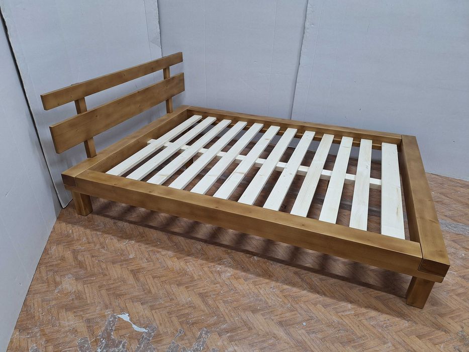 TRANSPORT GRATUIT.Pat din lemn masiv.Cod 222
